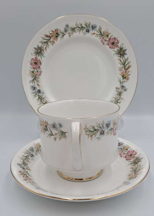 Vintage Paragon BELINDA By appointment to her Majesty the Queen Trio-4 available