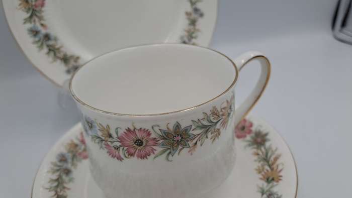 Vintage Paragon BELINDA By appointment to her Majesty the Queen Trio-4 available