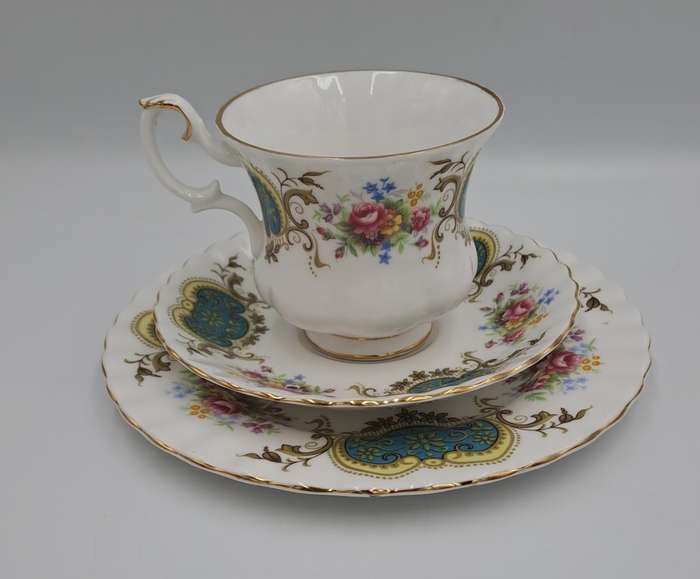 Replacement:  Vintage Royal Albert Berkeley Coffee Trio (side plate is 161mm)