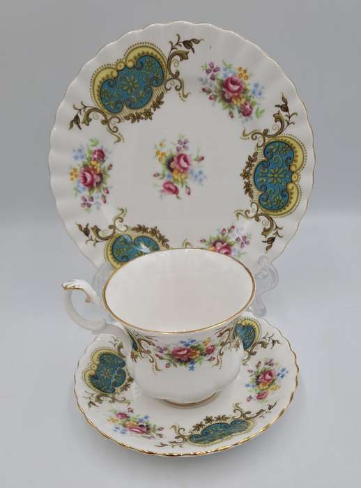 Replacement:  Vintage Royal Albert Berkeley Coffee Trio (side plate is 161mm)