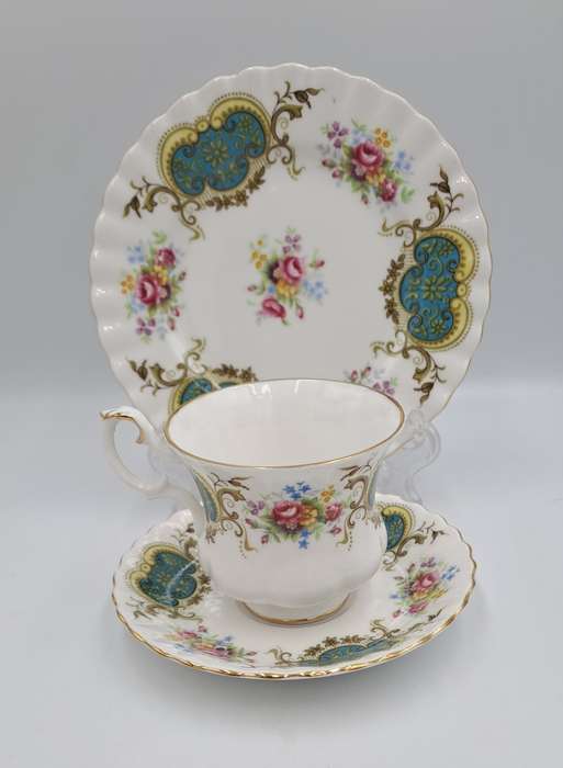 Replacement:  Vintage Royal Albert Berkeley Coffee Trio (side plate is 161mm)