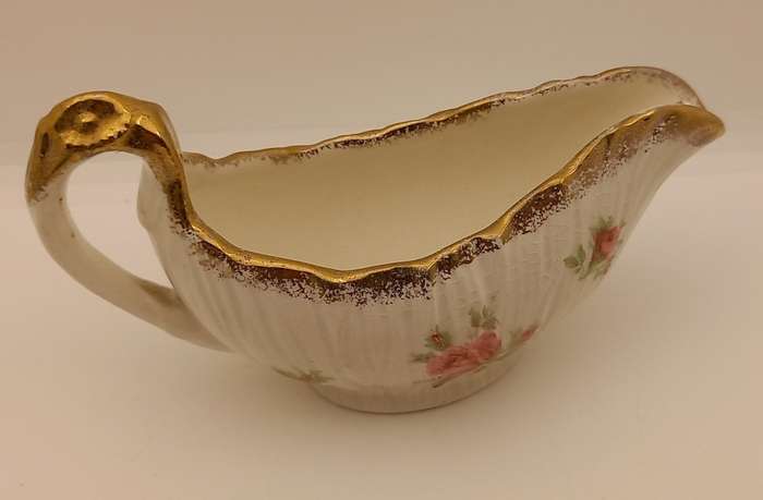 Vintage Crown Ducal ware Sauce Boat 135x55x175mm made in England