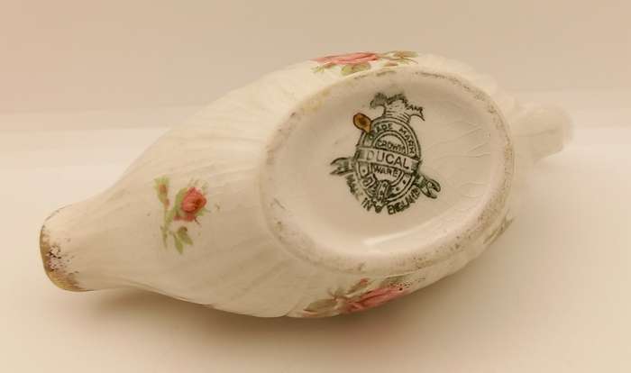 Vintage Crown Ducal ware Sauce Boat 135x55x175mm made in England