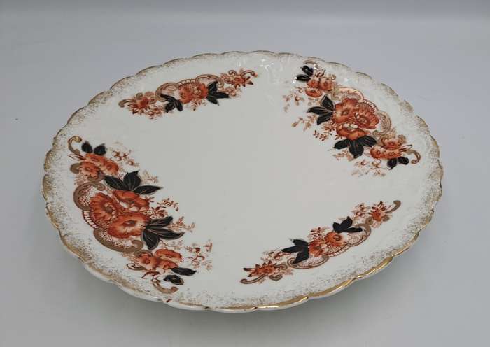 Vintage Porcelain Plate 229mm ( no makers stamp)