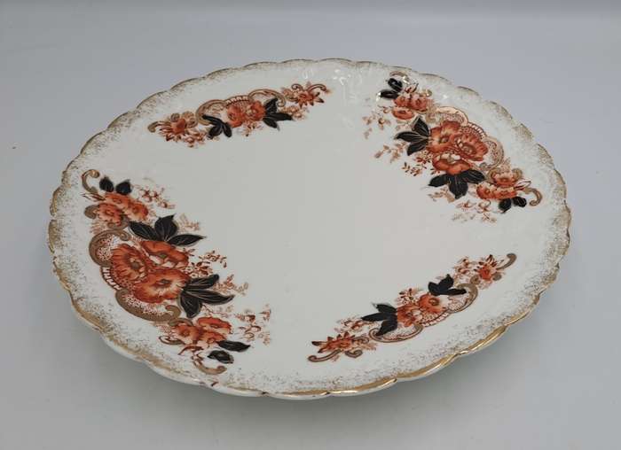 Vintage Porcelain Plate 229mm ( no makers stamp)