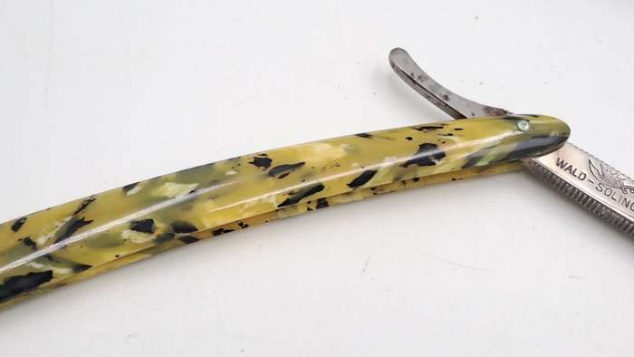 Vintage WALD -SOLINGEN Prima Bur cut throat razor - made in Germany with Box