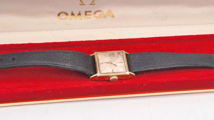 Vintage 1960's Ladies Omega Gold Plated Automatic Watch with  Omega Box-Working but need restoration