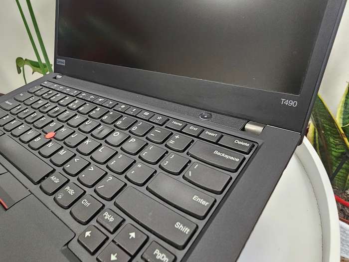 lenovo T490 Core i5 8th generation touchscreen laptop