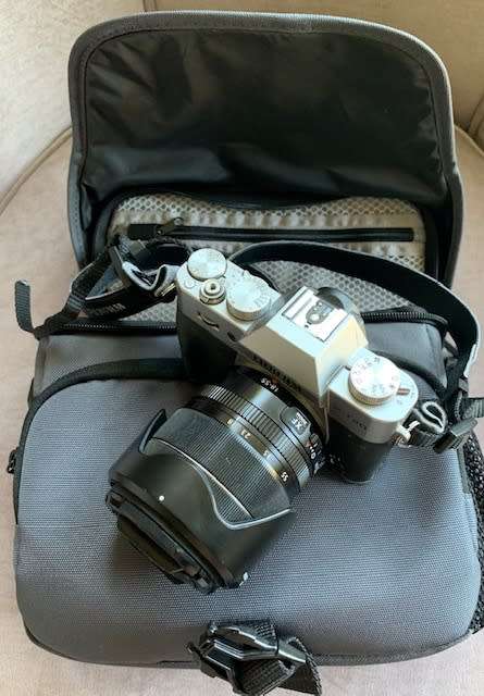 FUJIFILM X - T20 MIRRORLESS DIGITAL CAMERA KIT