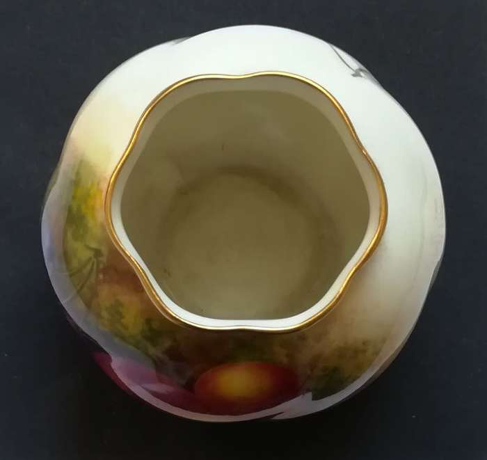 ROYAL WORCESTER VASE SIGNED *M AYMON* 65X80MM