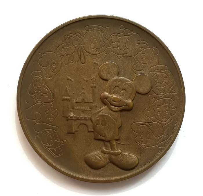 LARGE  VINTAGE WALT DISNEY 1901-1966 MICHEY MOUSE 1969 *RARE* 75MM