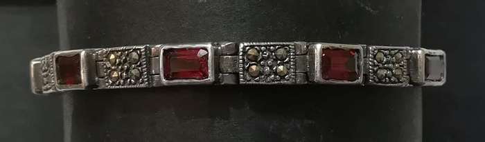 STERLING SILVER GARNETS AND MARCASITE BRACELET 180X4MM 20 GRAMS