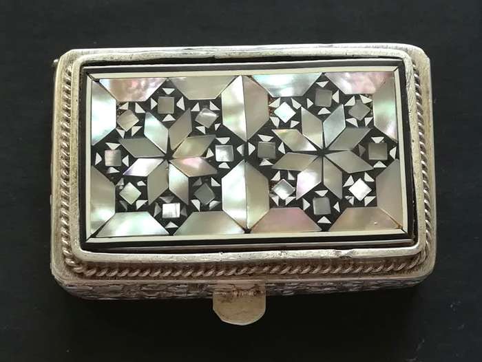 EGYPTIAN SILVER AND MOTHER OF PEARL - PILL BOX 35.8GRAMS 14X28X40MM