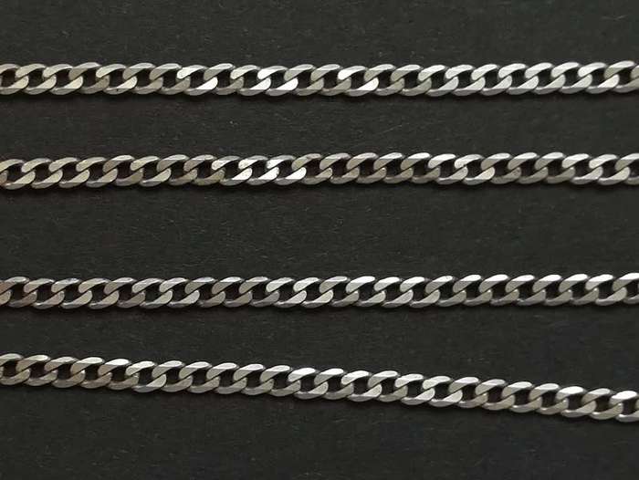 STERLING SILVER ITALY CHAIN 480MM 3.8 GRAMS