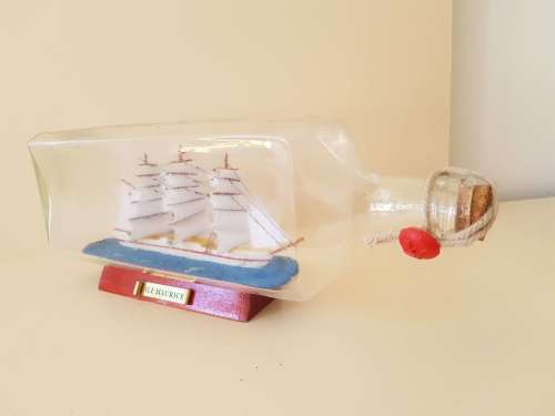 Ile Maurice Ship In A Bottle
