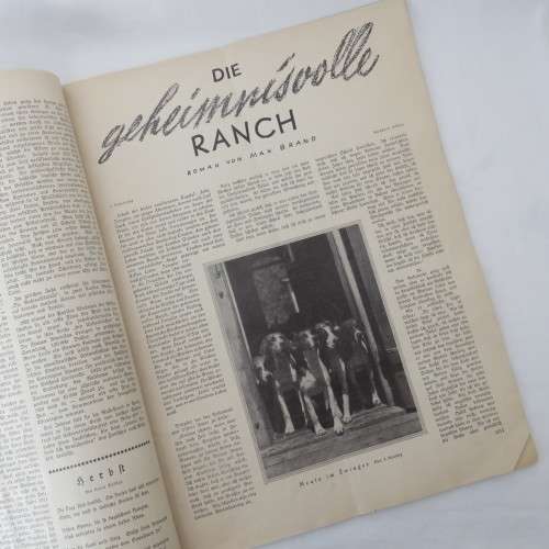 Die Woche 11 October 1930 magazine - Some marks and some torn pages