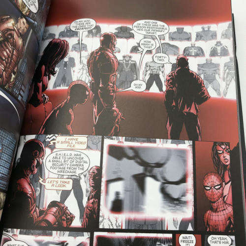Marvel #82 - New Advengers Break out graphic novel