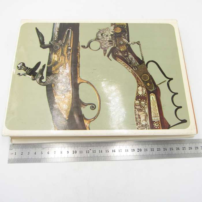 Armes A Feu Anciennes by Grund - Firearms handbook