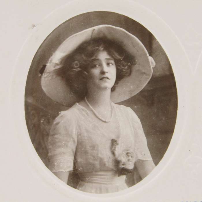 1911 Postcard - Miss Gabrielle Ray posted in Murraysburg Transvaal - with Transvaal 1d stamp