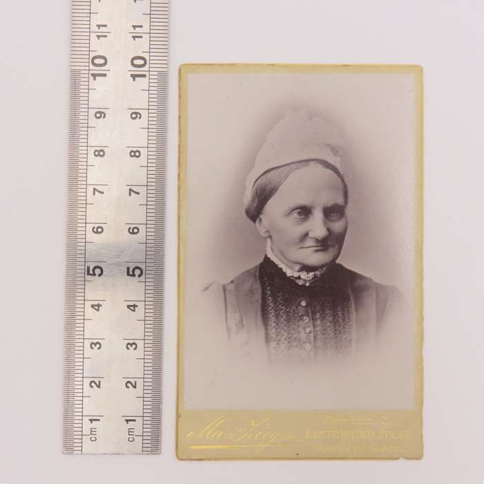Antique photo identified as Grandmother Schmidt - German origin late 1800`s (Berlin)
