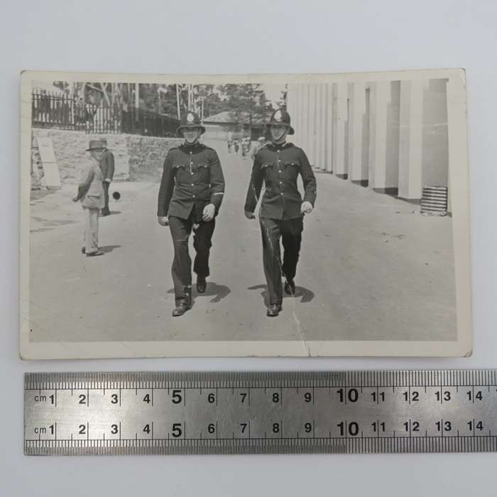 Vintage postcard of 2 police officers - South AFRICA - Identified as Aucamp and Pieter Kottich - cre