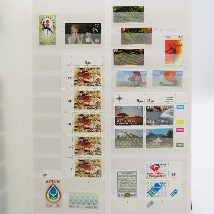 Excellent album with more than 650 South Africa mint stamps