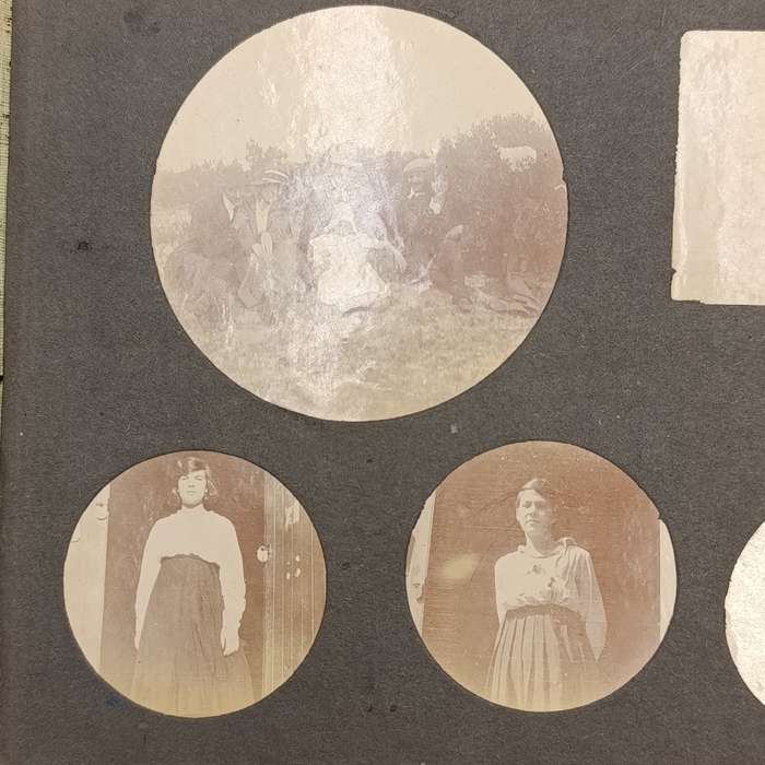 Lot of 114 antique photos in album - mostly people and presumably Pretoria and surroundings