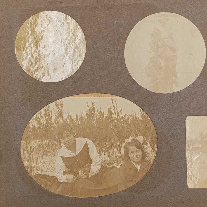 Lot of 114 antique photos in album - mostly people and presumably Pretoria and surroundings