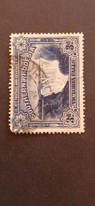 SOUTHERN RHODESIA 1935-41 VICTORIA FALLS INSCRIBED WITH `POSTAGE AND REVENUE` AT TOP OF FRAME