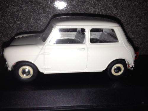 Vitesse - Morris Mini-Minor 1959 white  - 1:43 Scale (NOS)