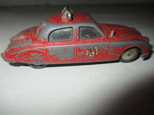 Corgi toys jaguar 2.4 litre - Fire Chief made in Great Britain