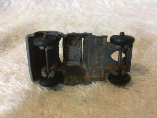 Old Die Cast Ford Truck not sure of Maker +-5cm Long