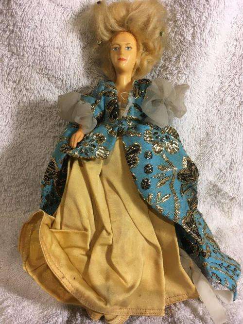 Vintage Peggy Nesbit Queen Elizabeth I P/600 + other Peggy Nesbit doll