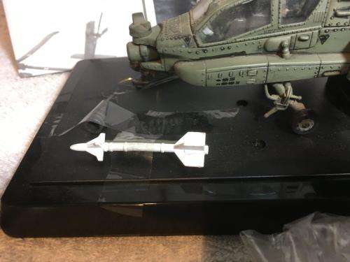 Unimax Forces of Valor - U.S. AH-64A Apache Attack Helicopter Kuwait 1991 1:48 (Boxed)