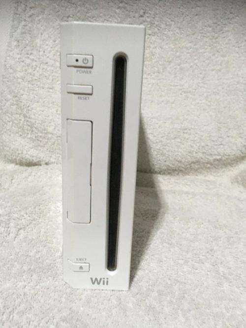 Nintendo Wii - White, Controller, Nunchuck, PSU, Sensor, Cables, Silicone Controller Sleeve