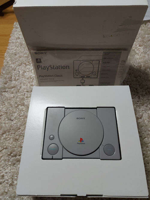 Playstation Classic Mini Boxed 20 Games 2 Controllers HDMI Cable