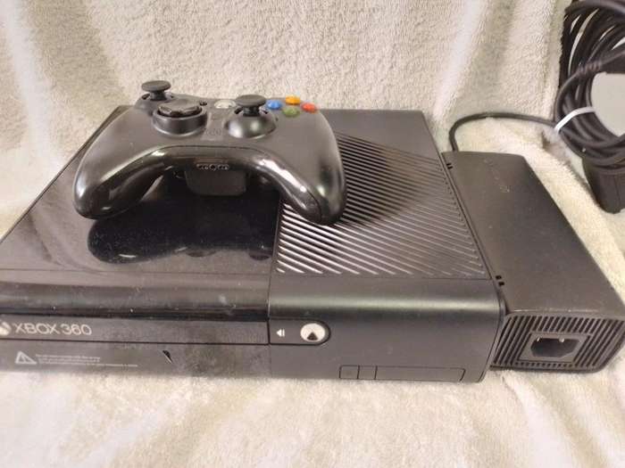 Xbox 360 E Console + Controller, PSU, HDMI Cable