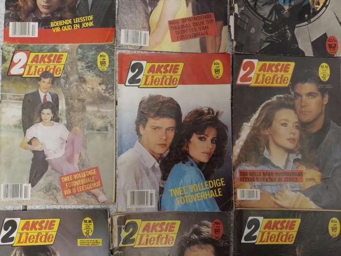 Job Lot of 9 x Vintage 2 Aksie Liefde Photo Story Magazines Circa 70`s 80`s