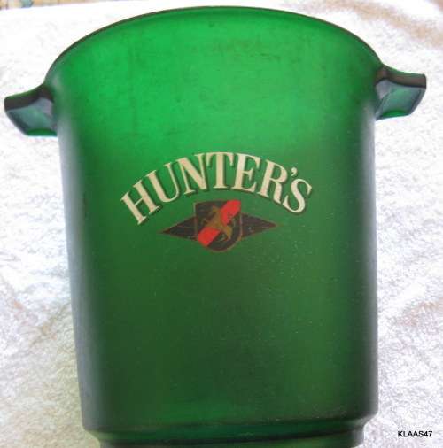 HUNTERS PLASTIC ICE BUCKET
