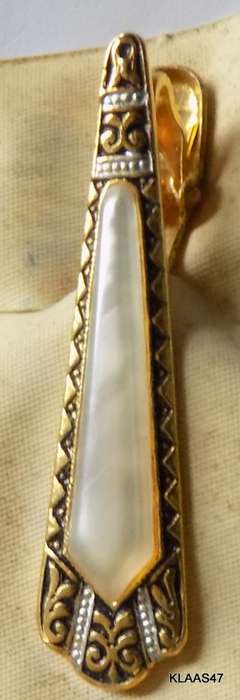 TIE PIN AND CUFFLINKS (BULL FIGHTING SOUVENIR)