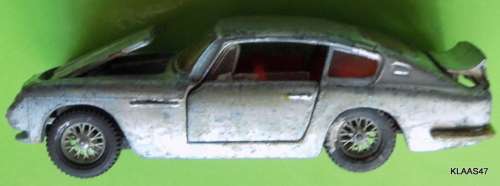 DINKY TOYS - ASTON MARTIN - MECCANO LTD - MADE IN ENGLAND -