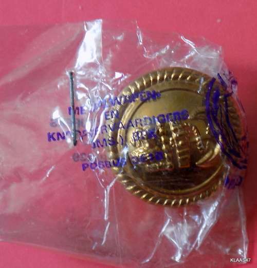 20 x South Africa Navy - buttons  Pre 2003 - Most in wrappers (Metal Badge and Button Mnf