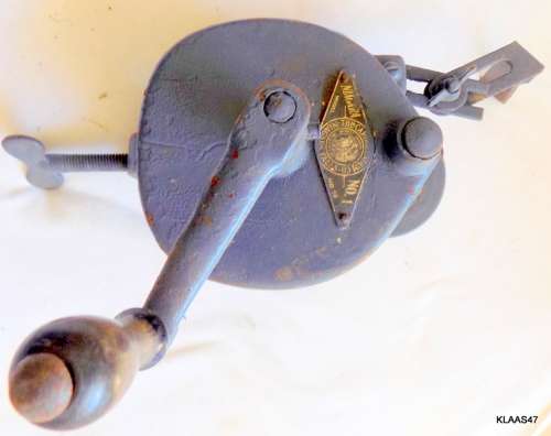 NIAGARA NO. 1 - MODEL NO 70 - HAND BENCH GRINDER - (Carborundum Co Niagara)