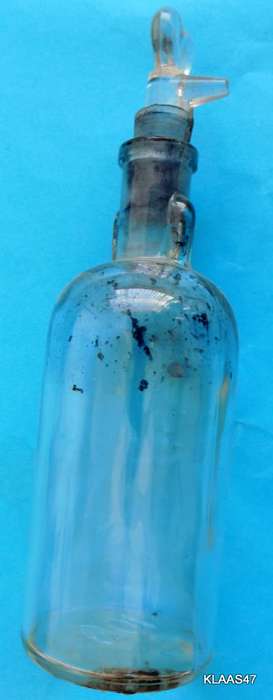Vintage - Clear Glass Perfume /Apothecarthy Essential Oil Bottle  - Heart Shaped Stopper