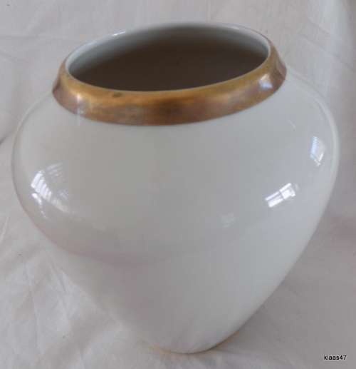 Vintage Gold Trim Vase by Porzellan Manufaktur Händel Bavaria