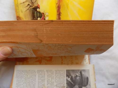 Full Many a Glorious Morning - Lawrence Green - First Edition 1968 (Dustcover badly damaged)