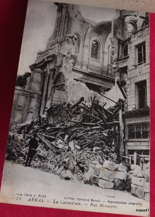 17 Post Cards - WW1 (1914-1916) - Arras:  After The Bombardement - 15 in book form 2 loose