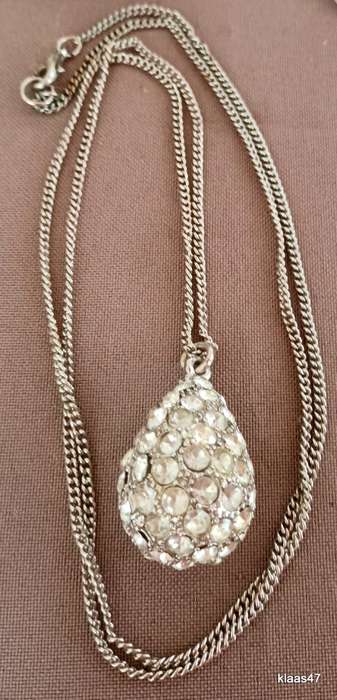 Costume Jewellery - Tear Drop Pendant Circumfrence - With chain