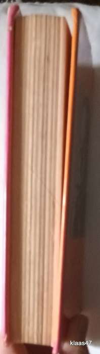 Under the Skin - Warren Leslie - Hardcover