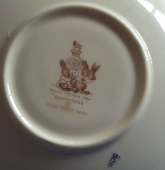 Royal Doulton Bunnykins Ring a Ring O`Roses Saucer